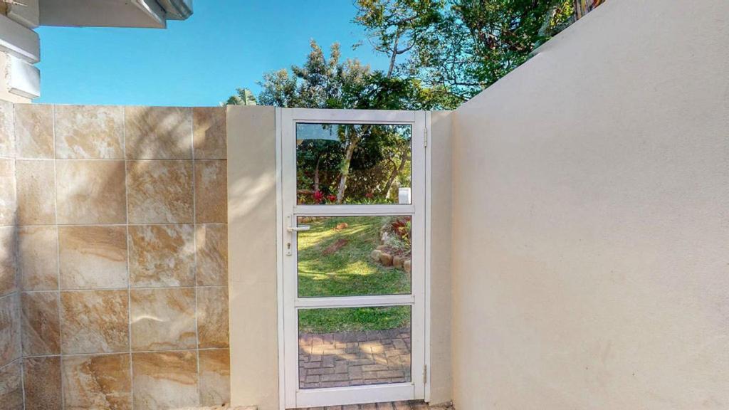 Caribbean Estates Lakeview Villa Port Edward Dış mekan fotoğraf